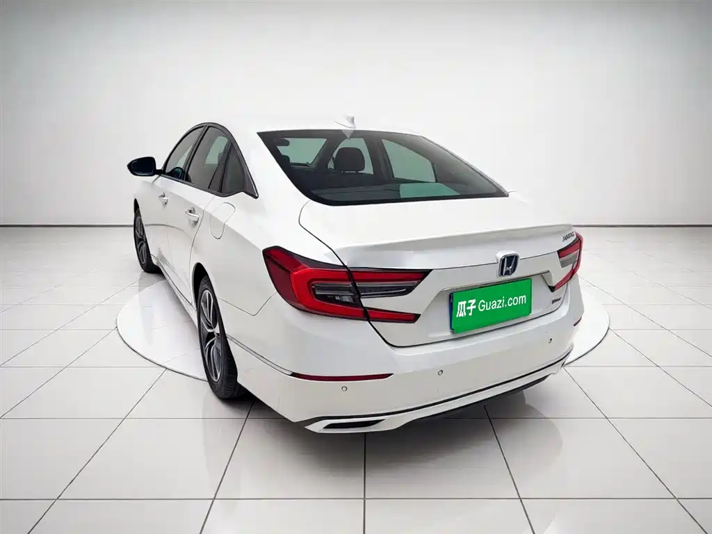 Accord Sharp· Hybrid 2.0 L Sharp Leading