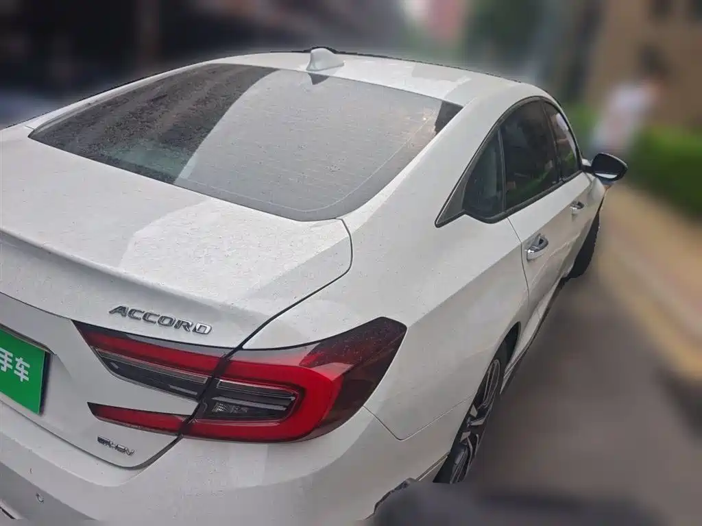 Accord Sharp· Hybrid 2.0 L Sharp Leading