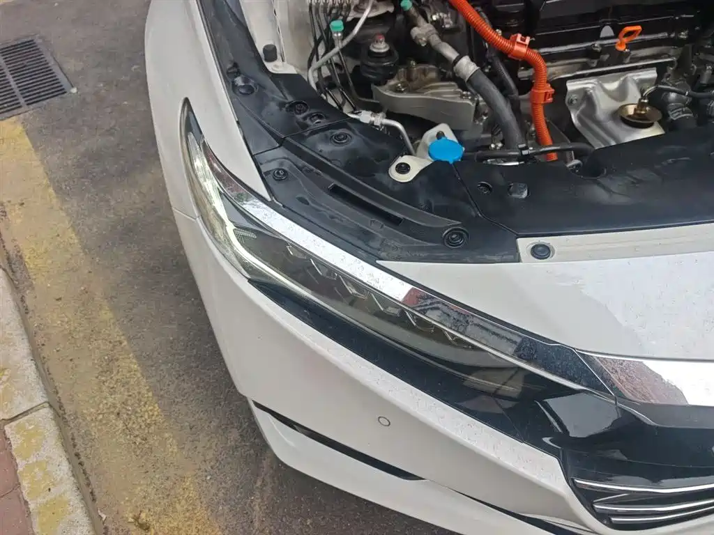 Accord Sharp· Hybrid 2.0 L Sharp Leading