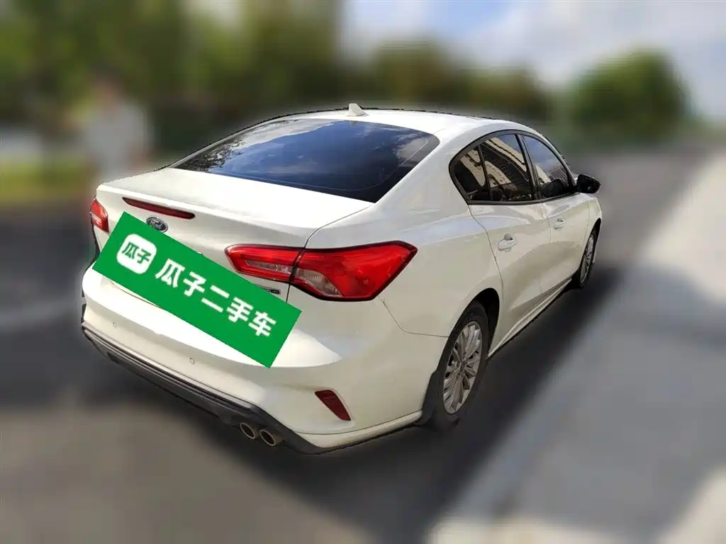 Focus Sedan EcoBoost 180 Auto Sharp Trend