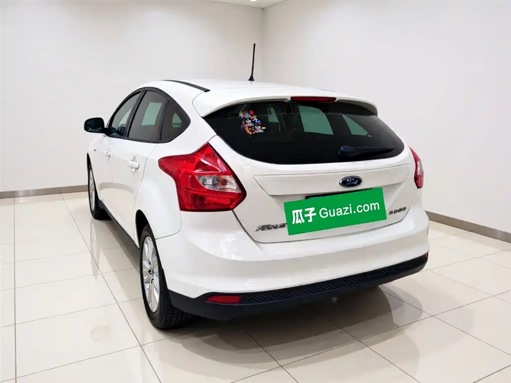 Focus Hatchback 1.6 L Auto Comfort
