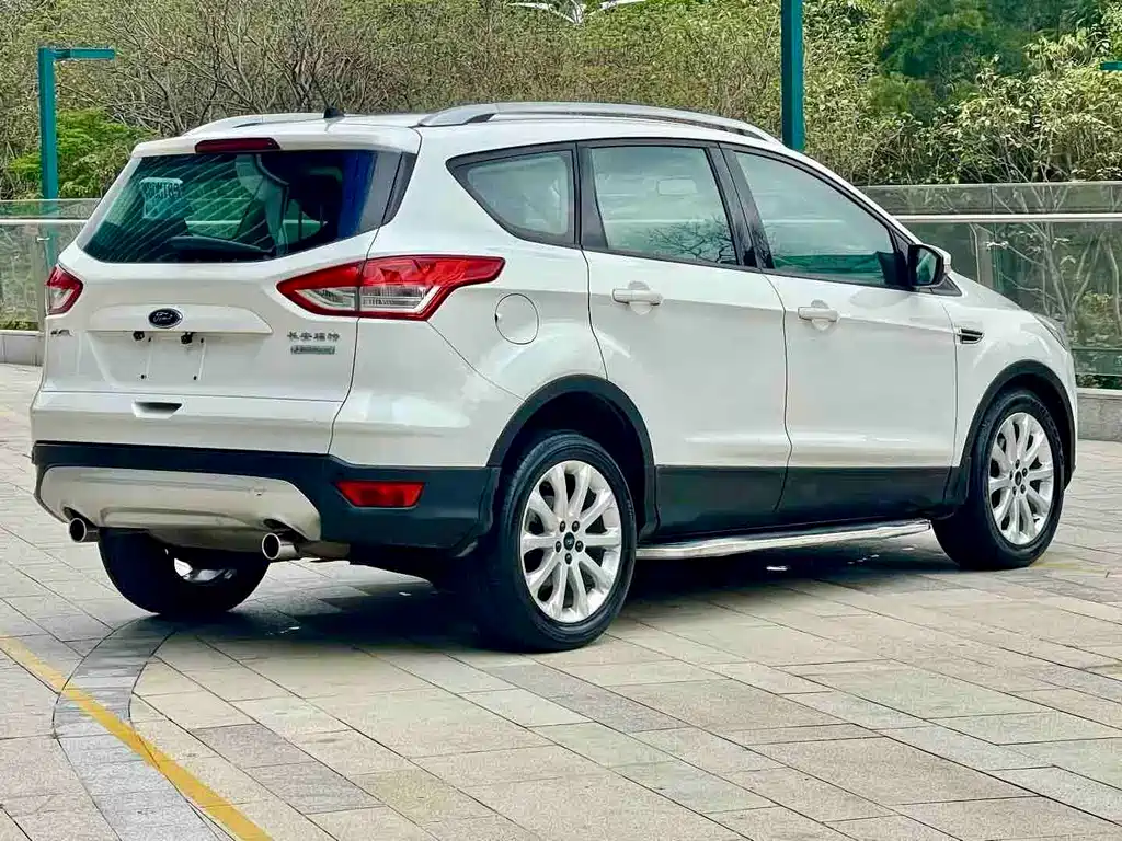 Kuga 1.6 L GTDi 2 WD Comfort