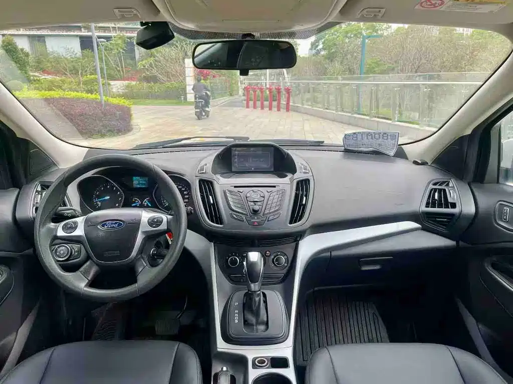 Kuga 1.6 L GTDi 2 WD Comfort