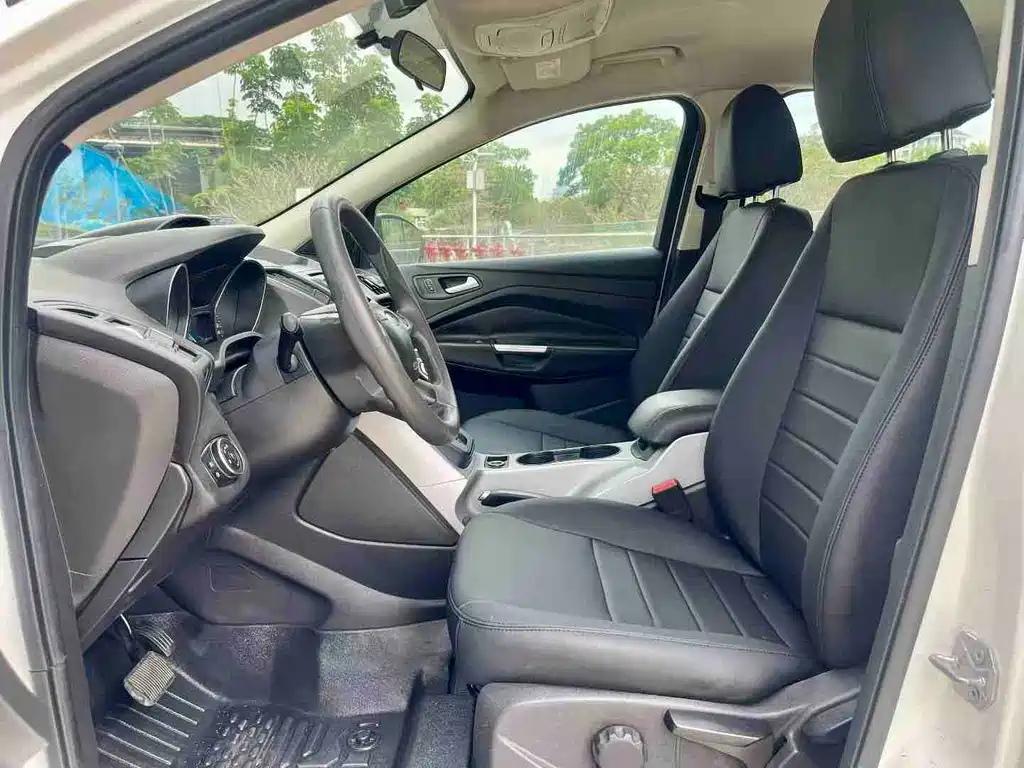 Kuga 1.6 L GTDi 2 WD Comfort