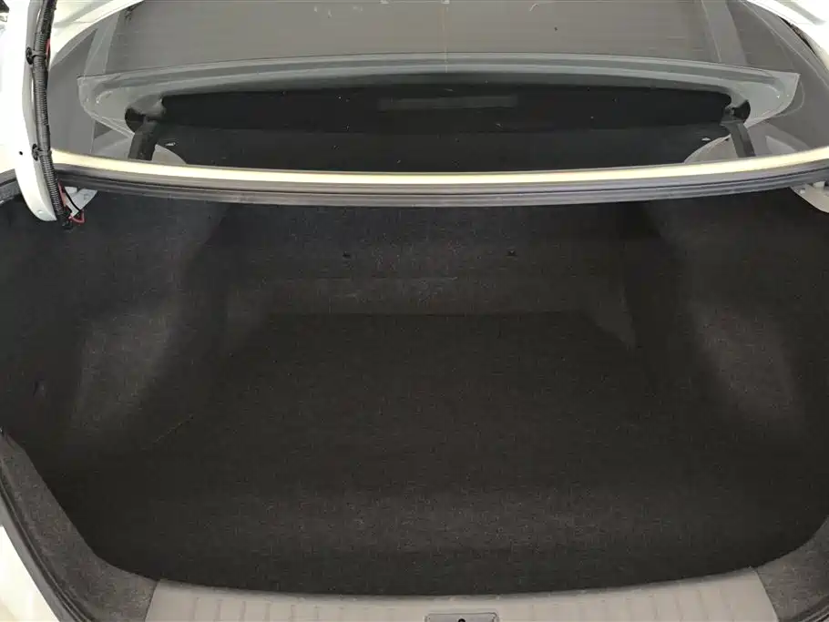 Sylphy Facelift III Classic 1.6 XE CVT Comfort