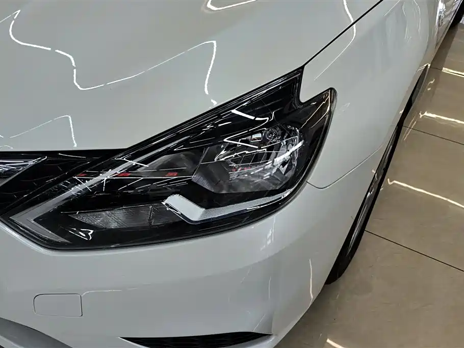 Sylphy Facelift III Classic 1.6 XE CVT Comfort