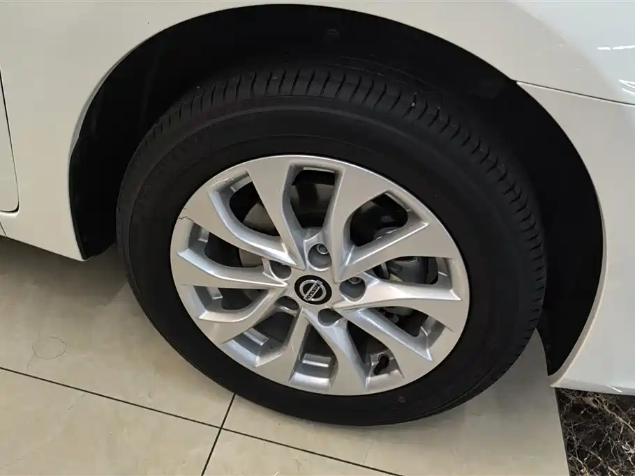 Sylphy Facelift III Classic 1.6 XE CVT Comfort