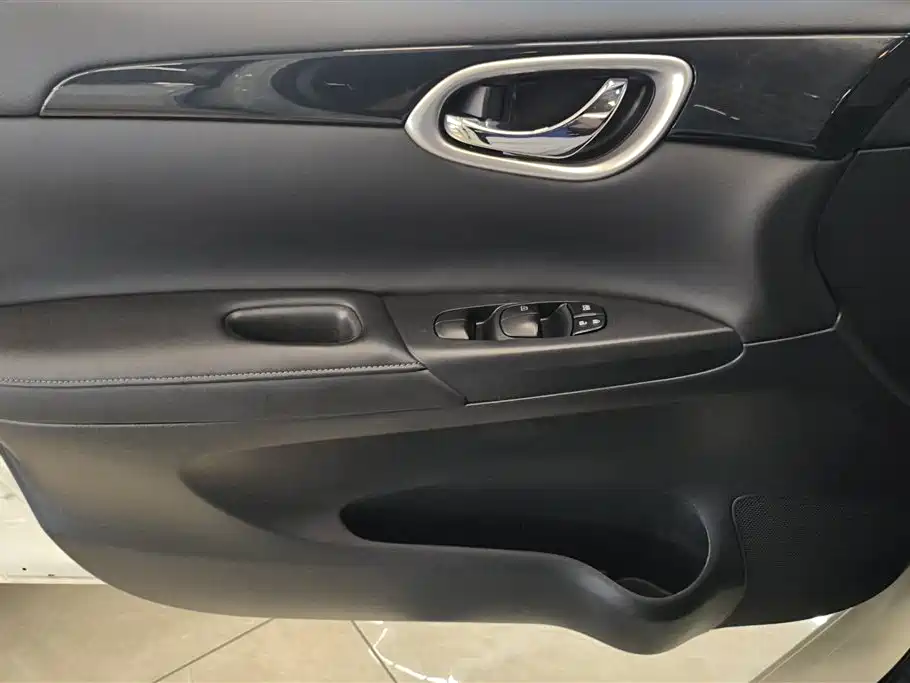 Sylphy Facelift III Classic 1.6 XE CVT Comfort