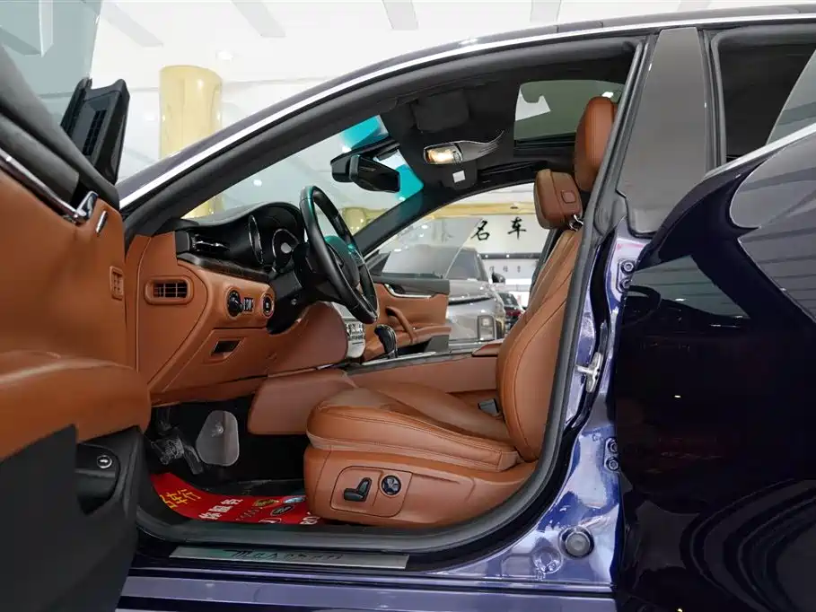 Quattroporte 3.0 T Standard