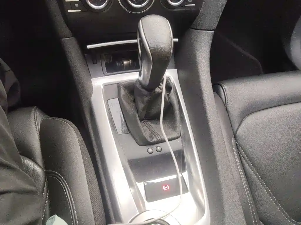 DS 6 1.6 T Luxury THP160