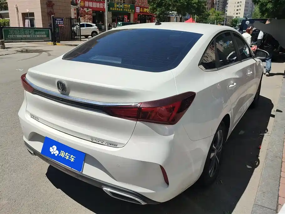 Eado PLUS 1.6 L GDI Manual Luxury