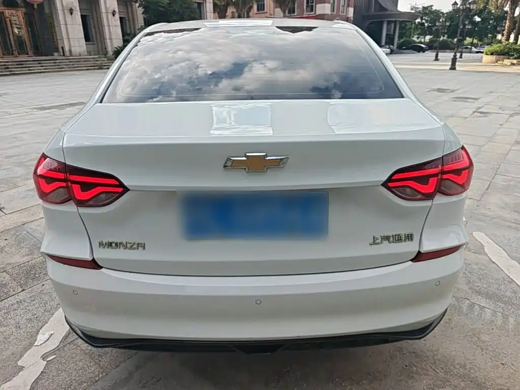 Monza 1.5 L DCT Joy