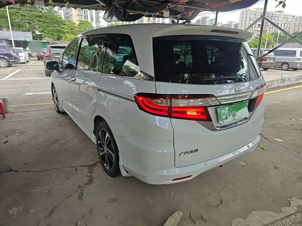 Odyssey Facelift 2.4 L Luxury