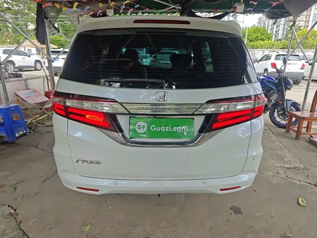 Odyssey Facelift 2.4 L Luxury