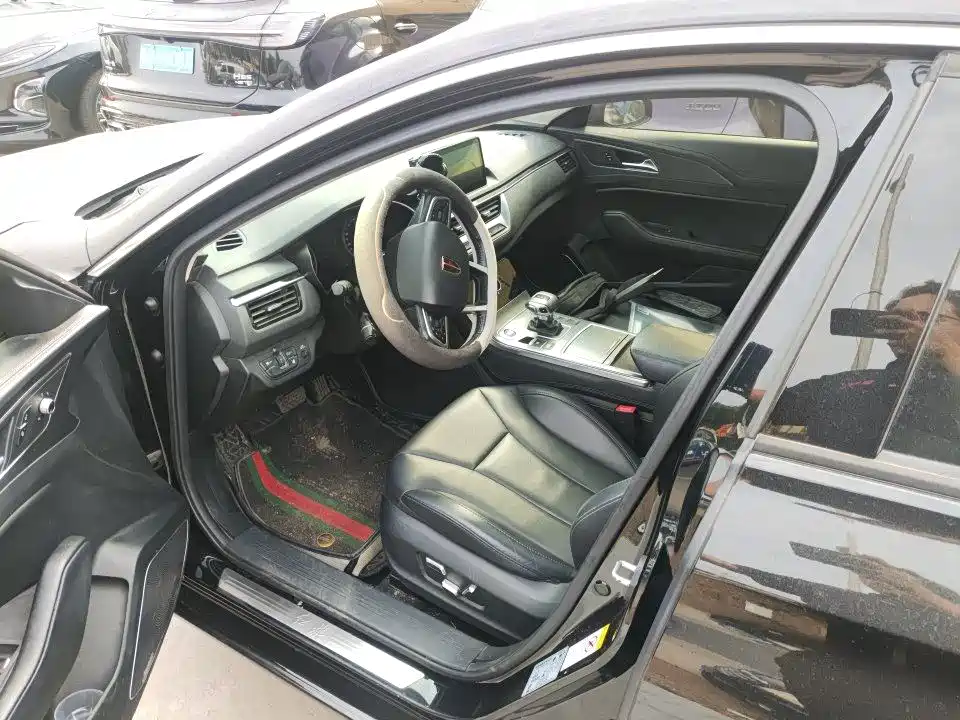Hongqi H5 1.8 T Auto Connected Flagship Enjoyment