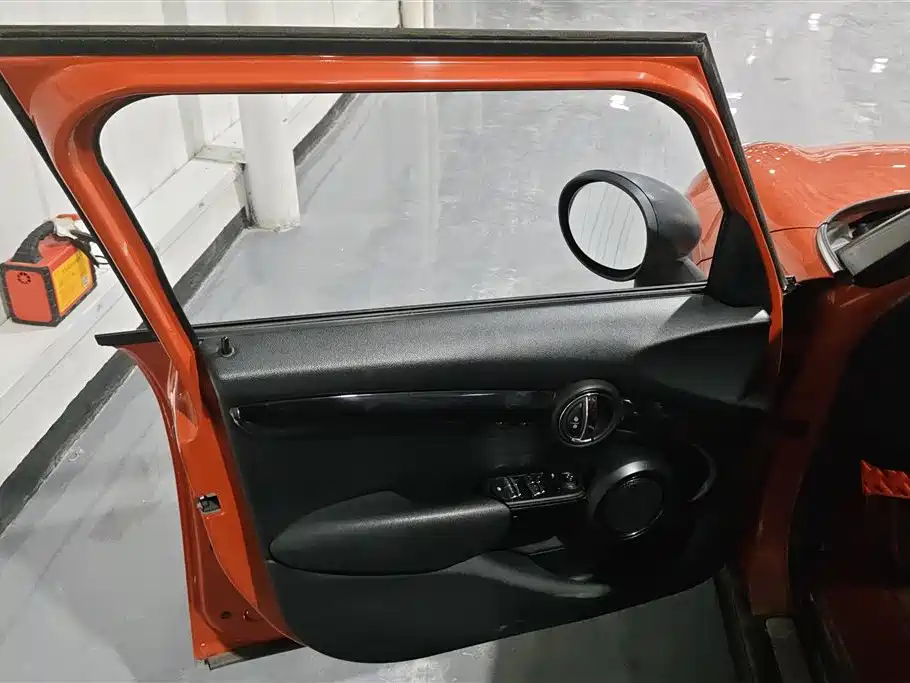 MINI 1.5 T ONE PLUS 5-door