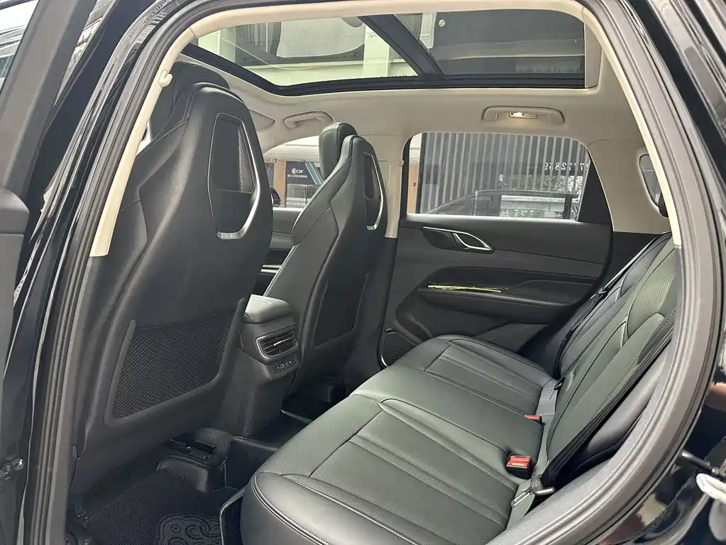 Hongqi HS3 1.5 T Good Deed