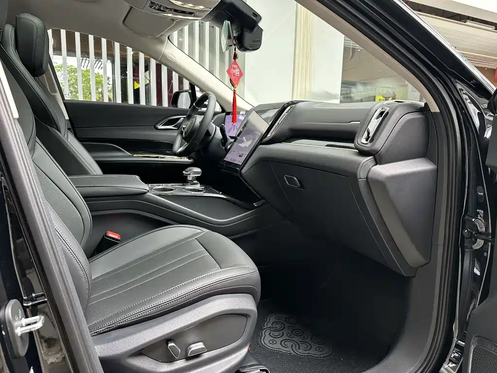 Hongqi HS3 1.5 T Good Deed