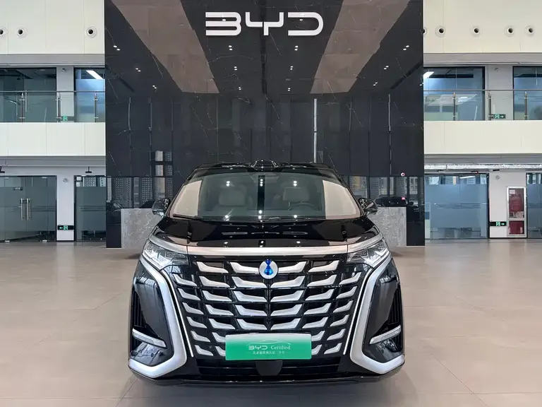 Denza D9 DM-i Smart Drive 1020 4 WD Flagship