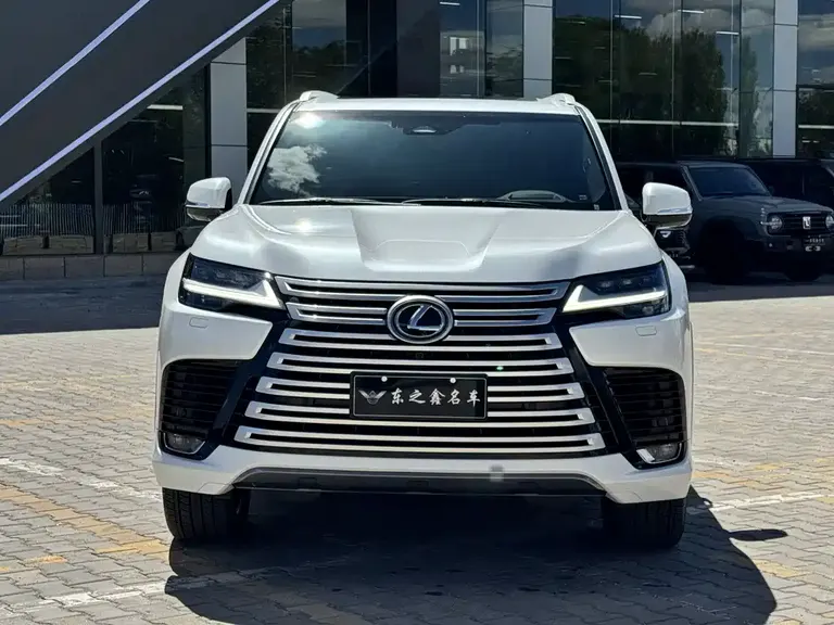 Lexus LX 700 h Territory