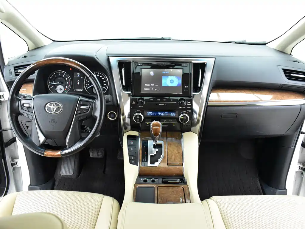 Alphard 3.5 L Distinguished