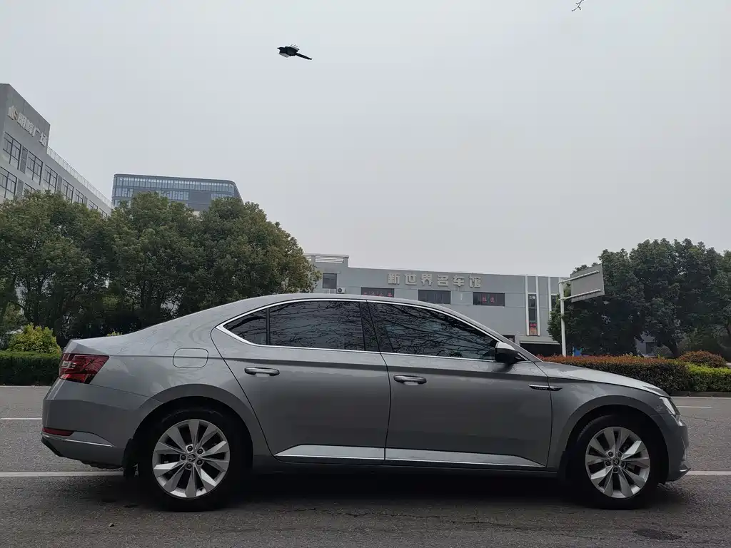 Superb 速派 2018款 TSI330 DSG舒适版 国VI