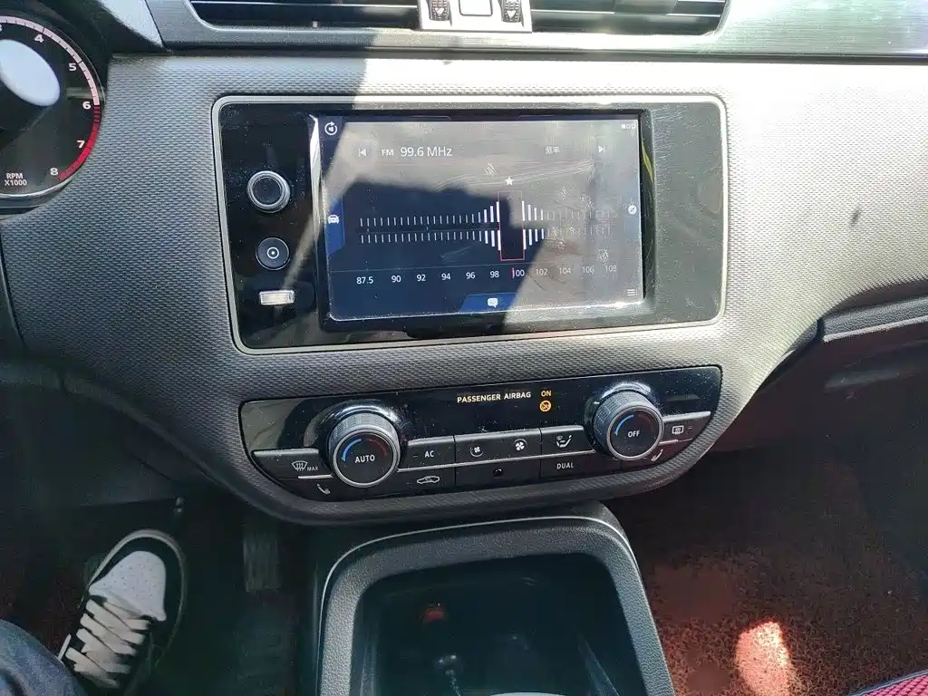 Qoros 5 观致5 2016款 1.6 T 自动豪华型