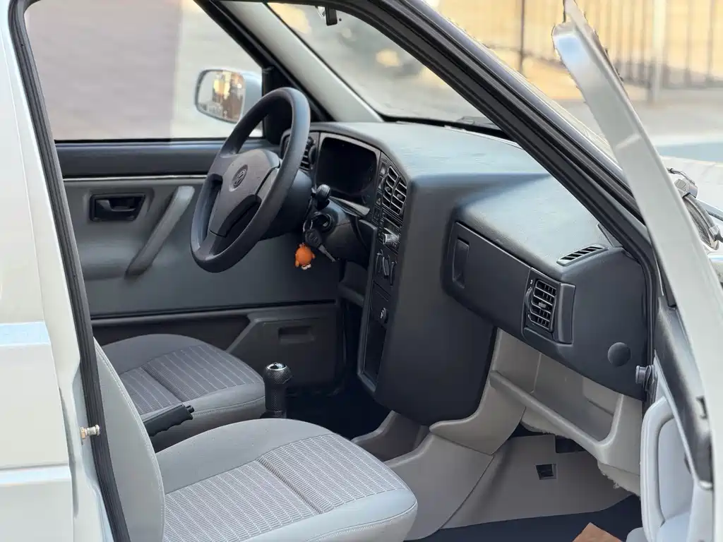 Jetta 1.6 L Partner
