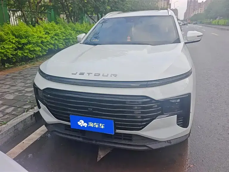Jetour X70 PLUS 1.5 T Luxury 5-seat
