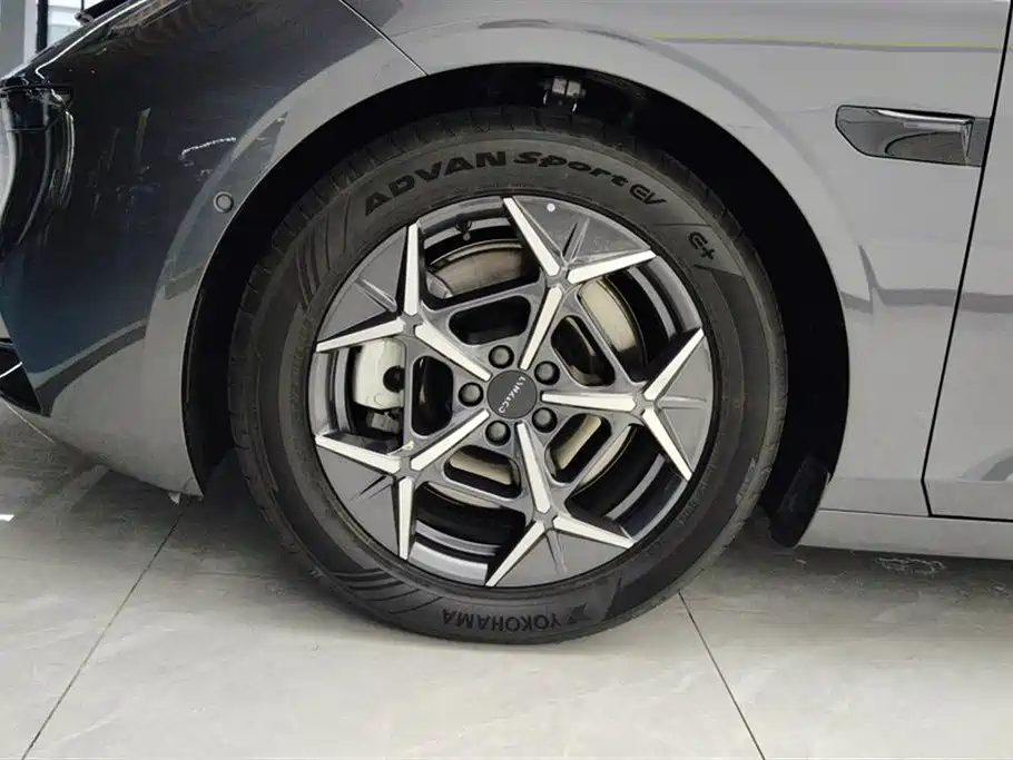 Lynk & Co 10 EM-P 120 4 WD Ultra