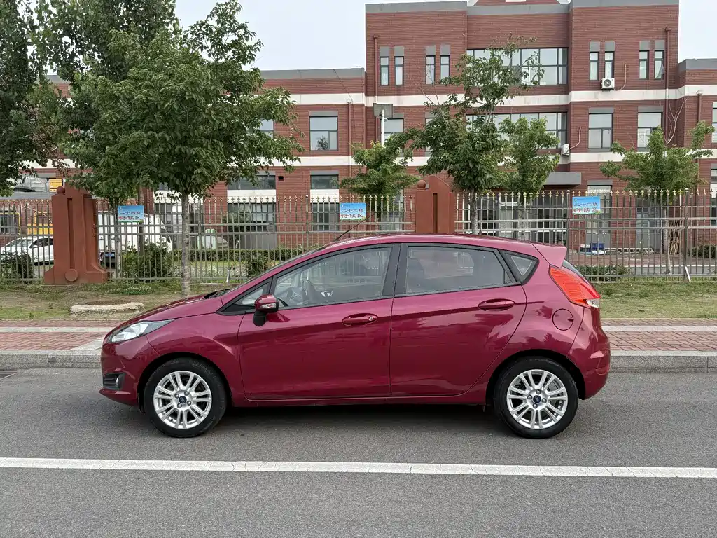 Fiesta Hatchback 1.5 L Auto Fashion