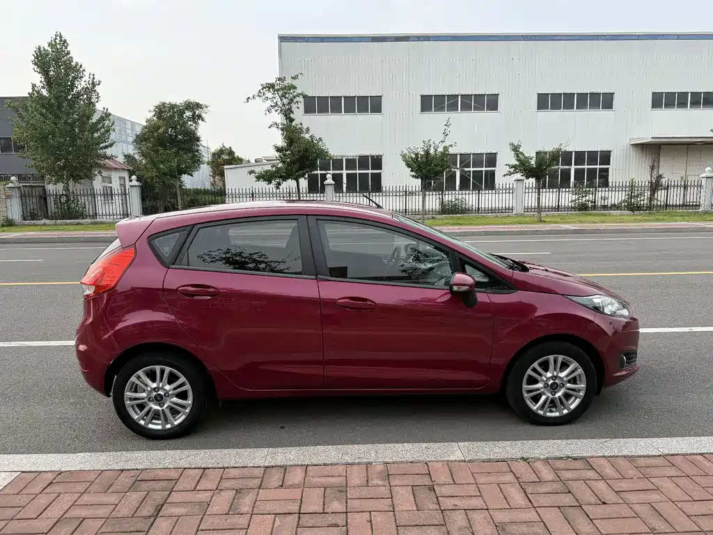 Fiesta Hatchback 1.5 L Auto Fashion