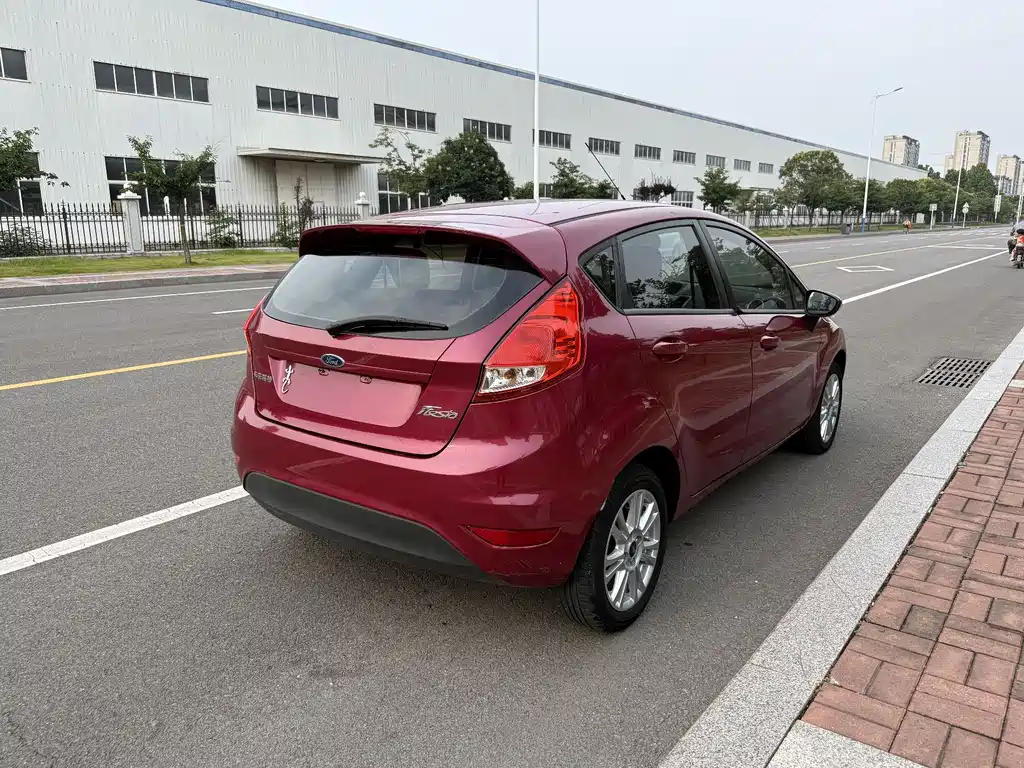 Fiesta Hatchback 1.5 L Auto Fashion