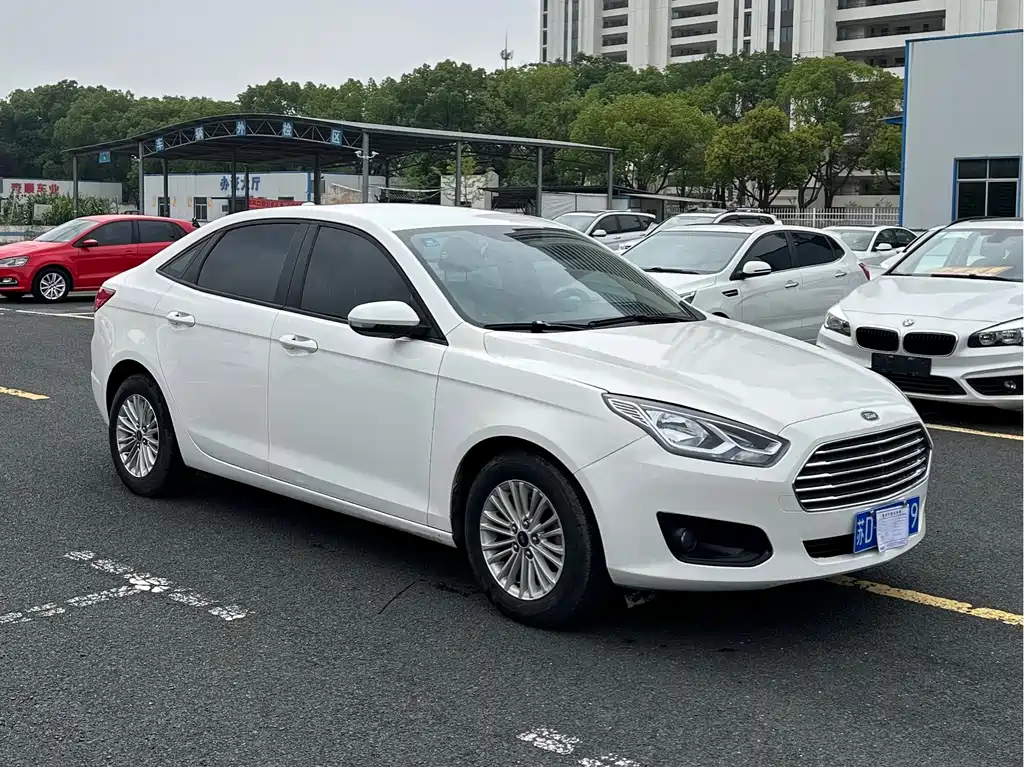 Escort 1.5 L Auto Comfort