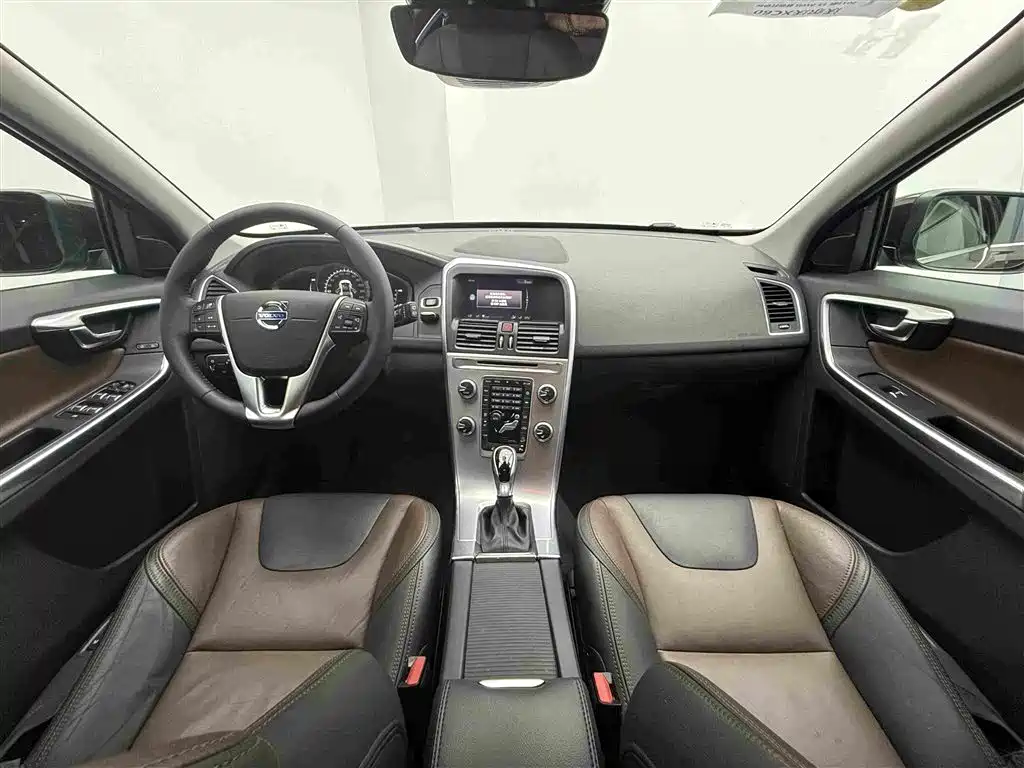 Volvo XC60 T5 AWD Smart Vision Upgraded