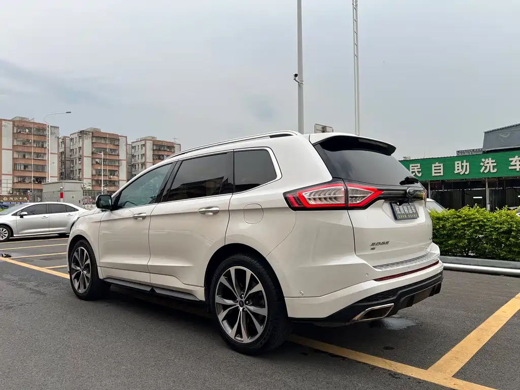 Edge EcoBoost 330 V6 4 WD Sport 7-seat
