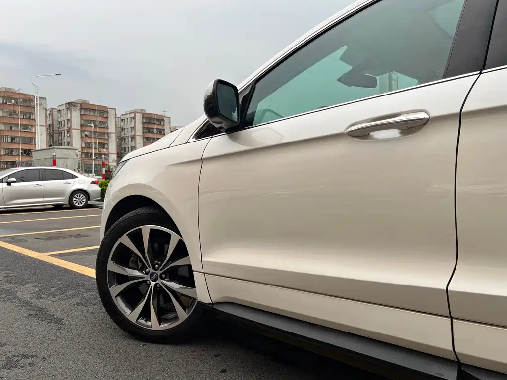 Edge EcoBoost 330 V6 4 WD Sport 7-seat