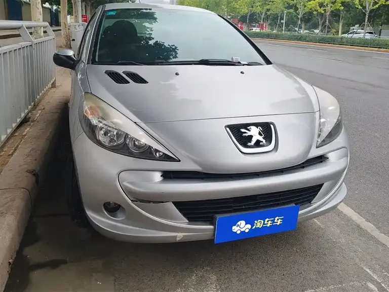 Peugeot 207 Sedan 1.4 L Manual