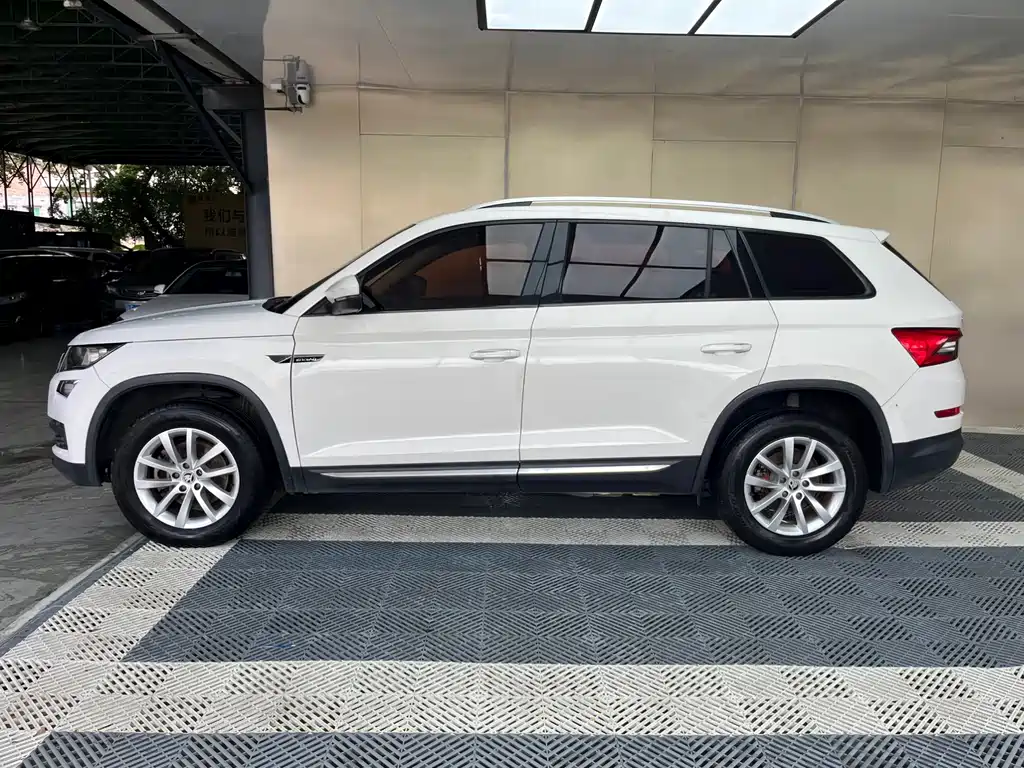 Kodiaq Facelift TSI330 5-seat 2 WD Comfort