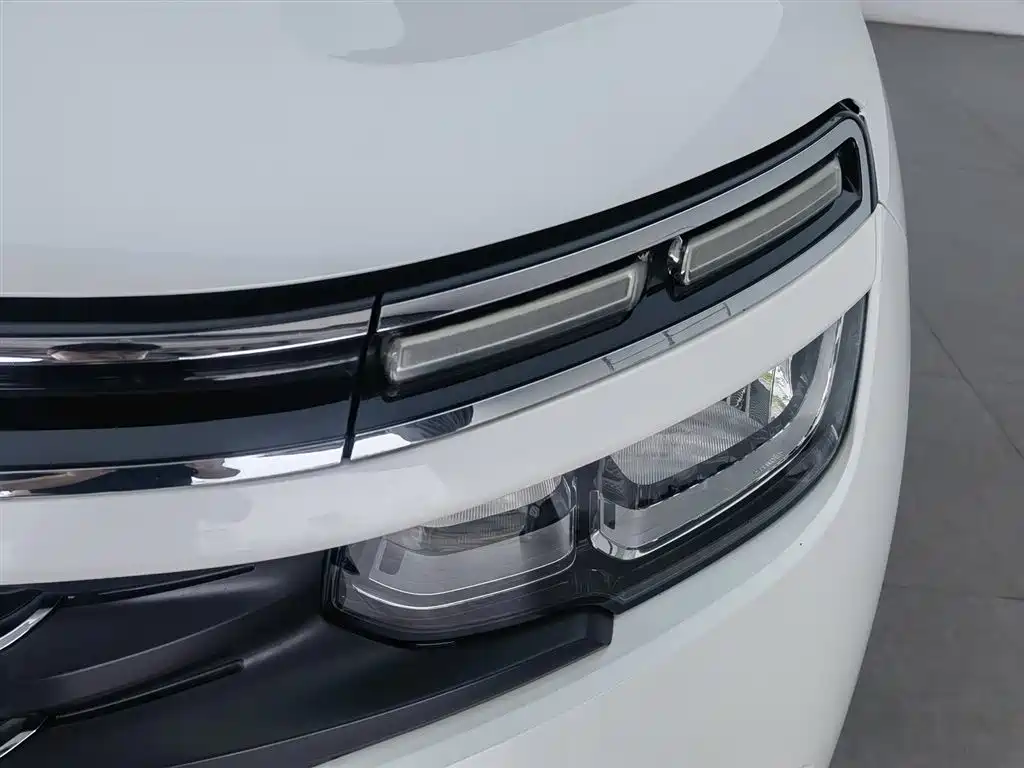 C5 Aircross 380 THP Luxury