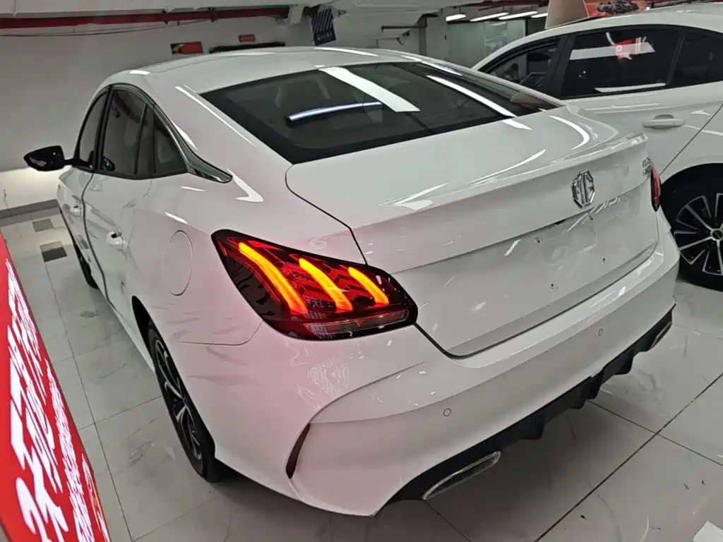 MG5 180 DVVT CVT Youth Luxury