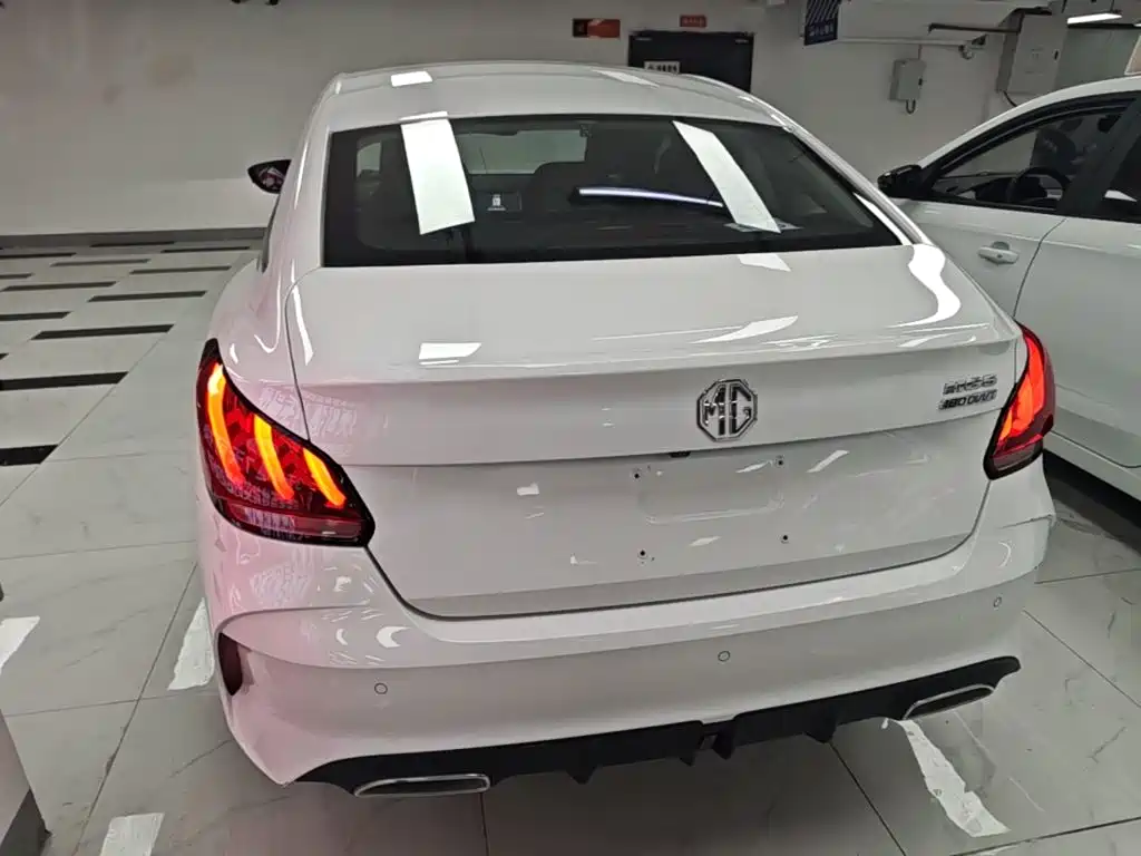 MG5 180 DVVT CVT Youth Luxury