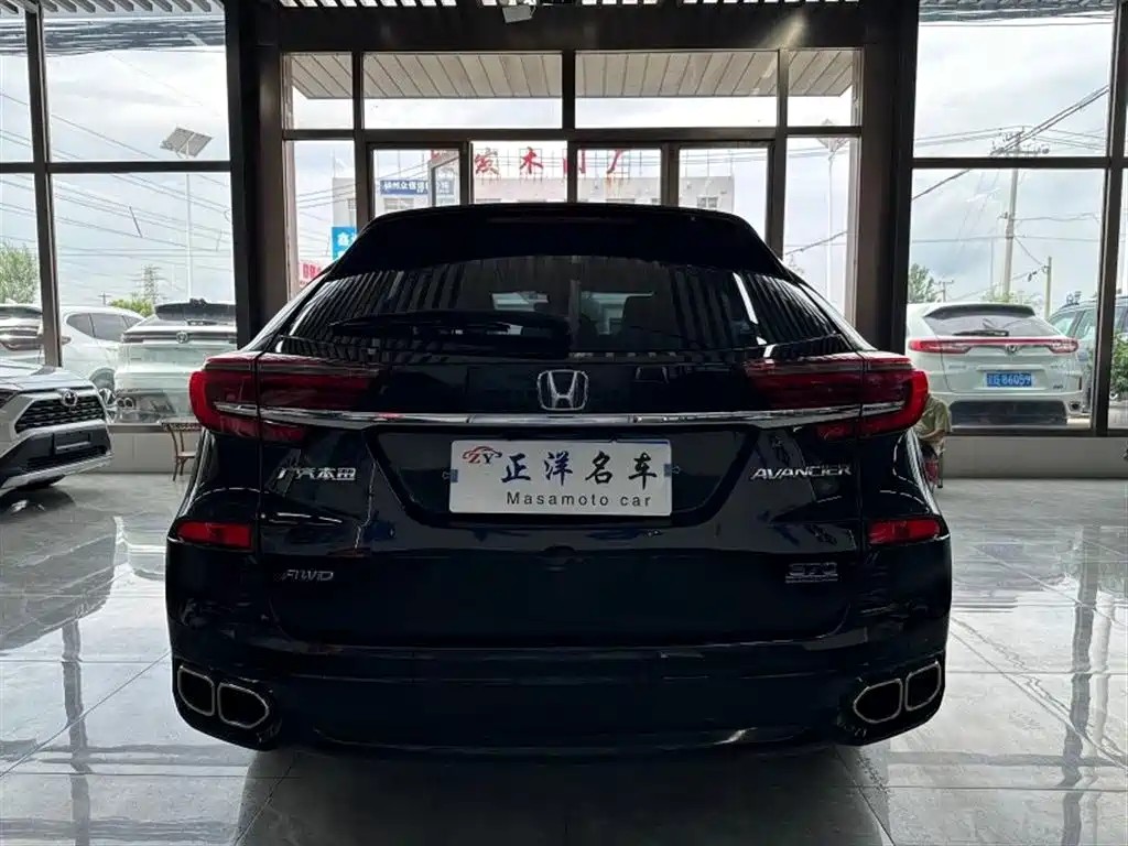 Avancier 370 TURBO 4 WD Premium Two-tone