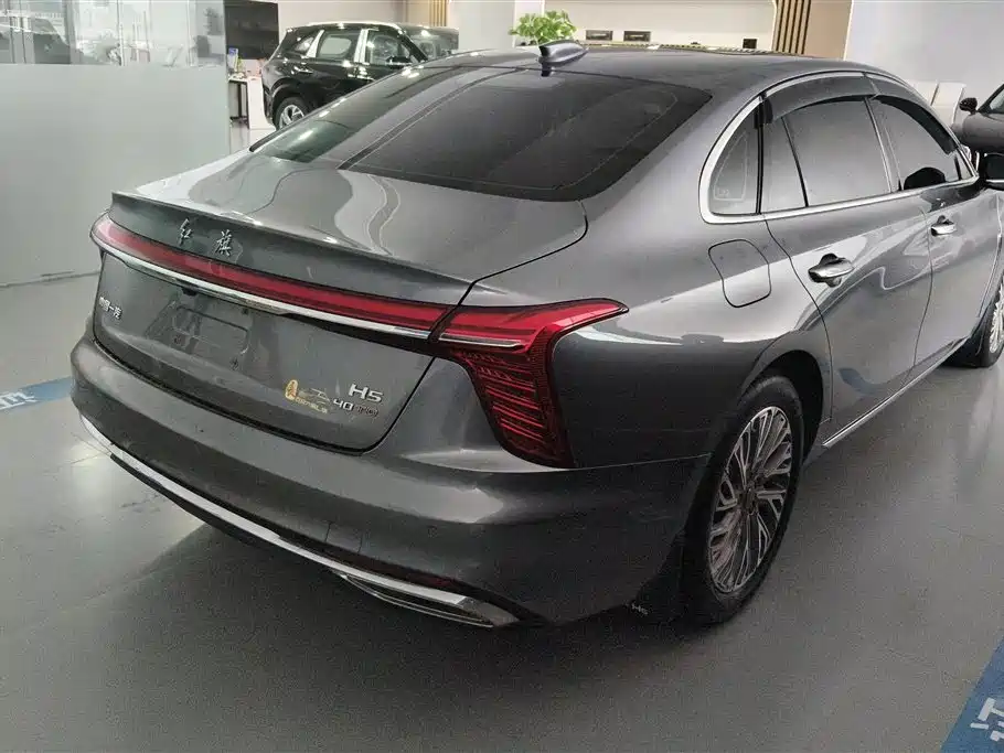 Hongqi H5 2.0 T Auto Connected Flagship Enjoyment