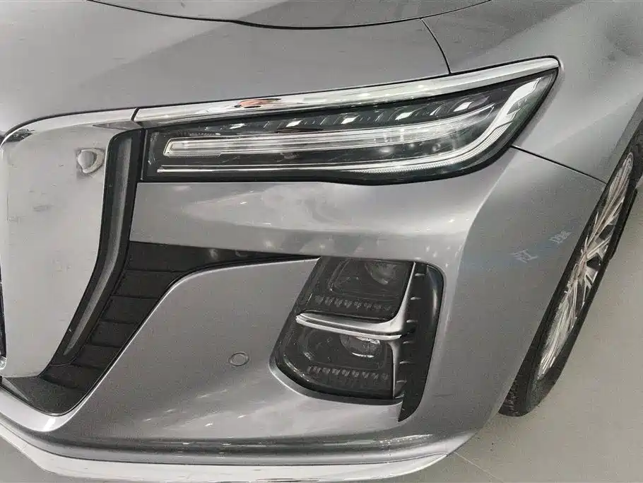 Hongqi H5 2.0 T Auto Connected Flagship Enjoyment