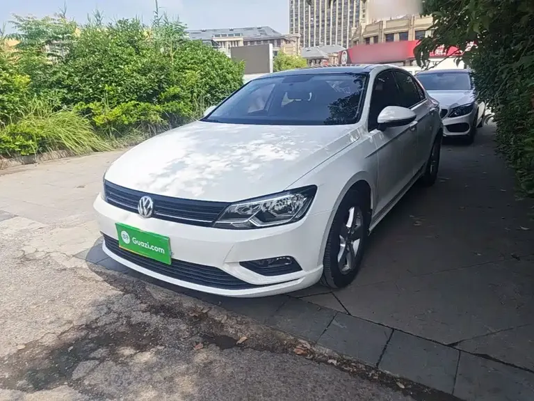 Volkswagen Lamando 230 TSI DSG Style