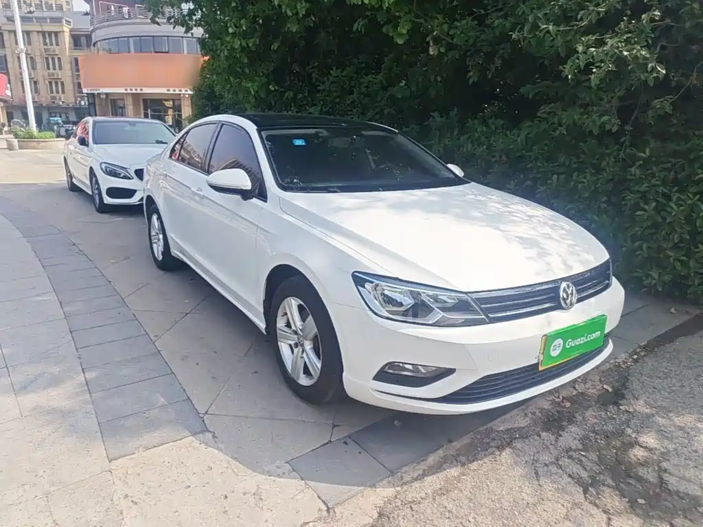 Lamando 230 TSI DSG Style