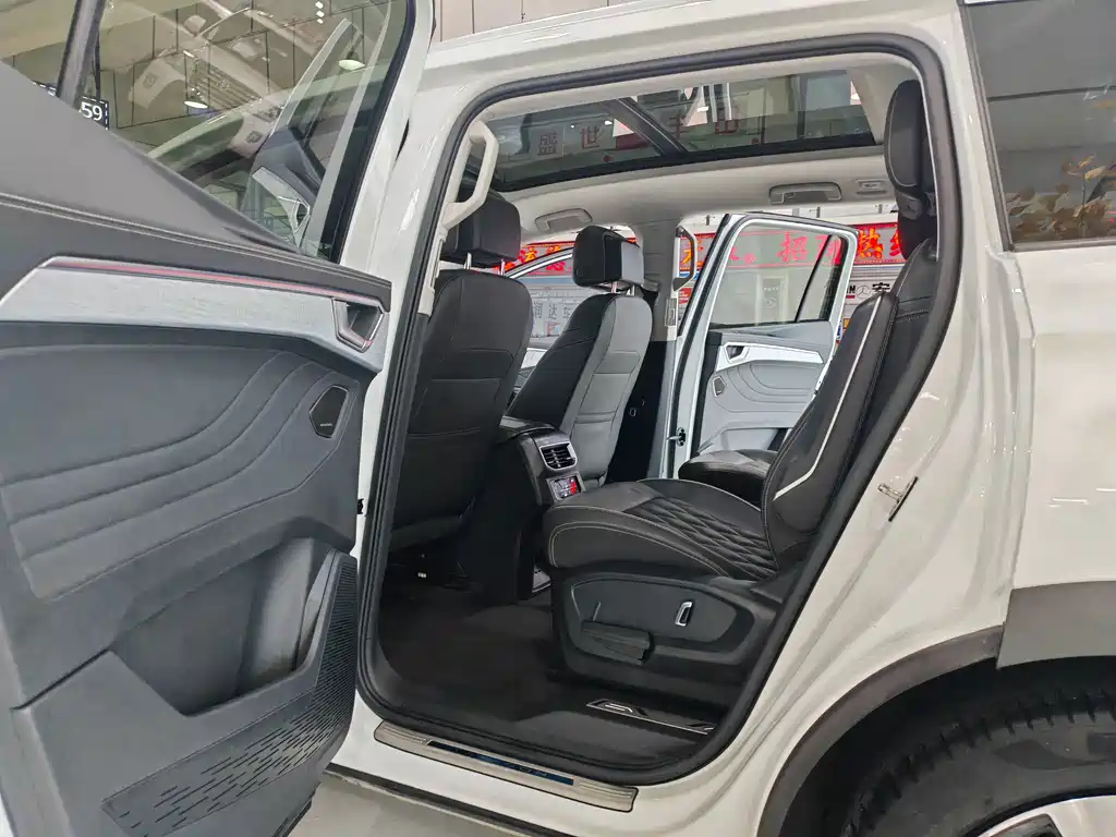 Talagon 380 TSI 4 WD Flagship Victory Realm 6-seat