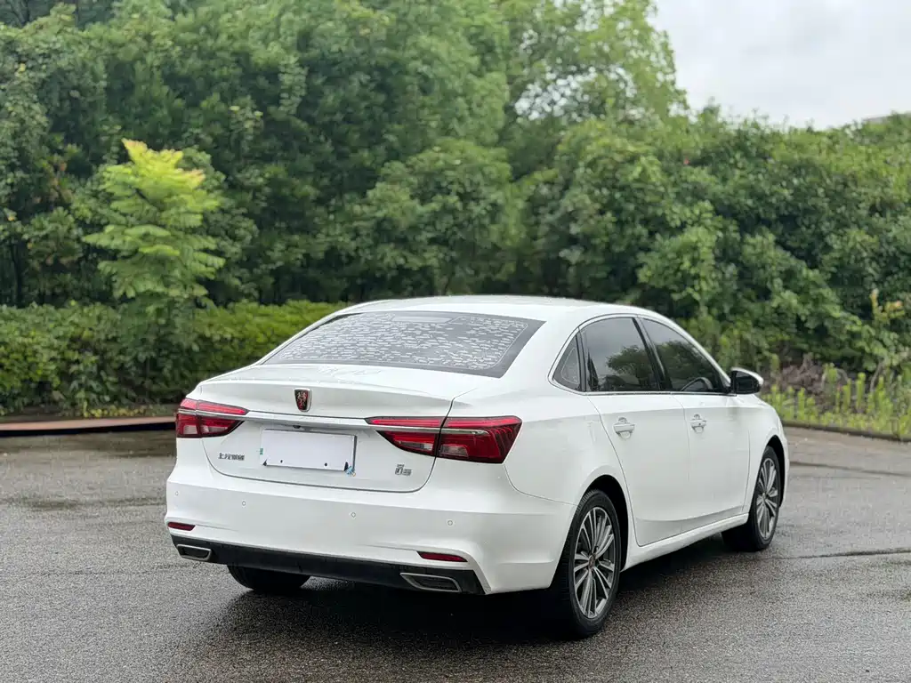 Roewe i6 Classic PLUS 1.6 L CVT 4 G Connected Flagship Bravo
