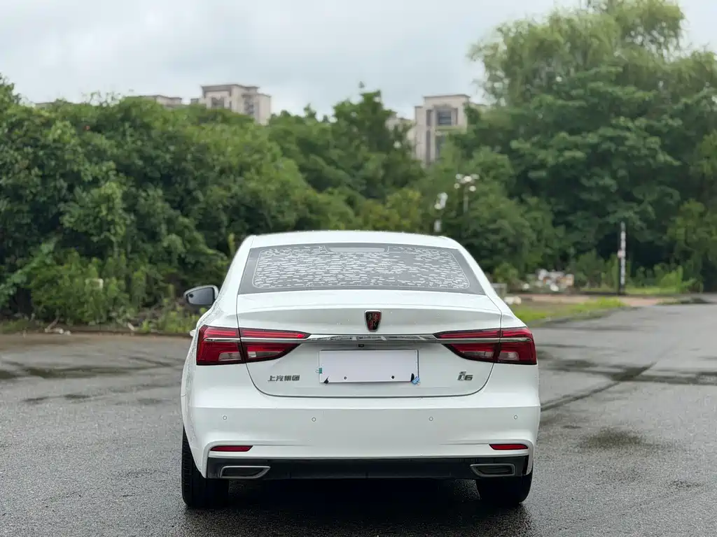 Roewe i6 Classic PLUS 1.6 L CVT 4 G Connected Flagship Bravo